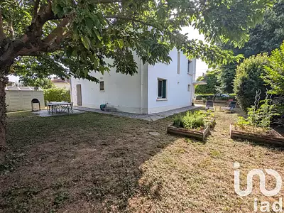 Maison, 166 m²