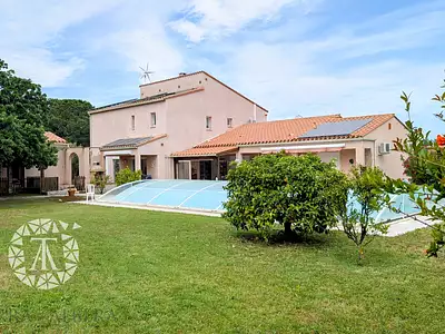 Maison, 225 m²