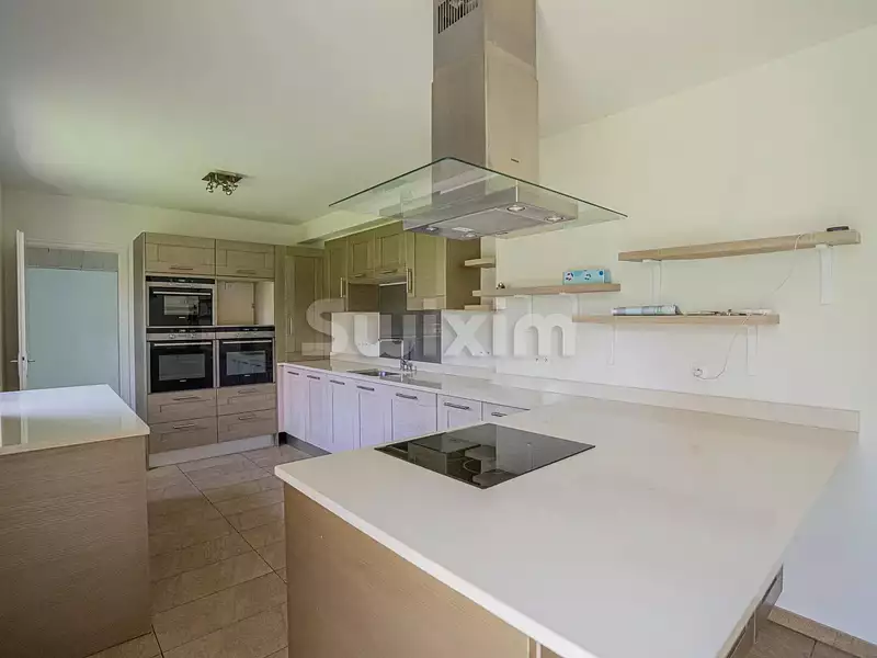 Maison, 223 m²