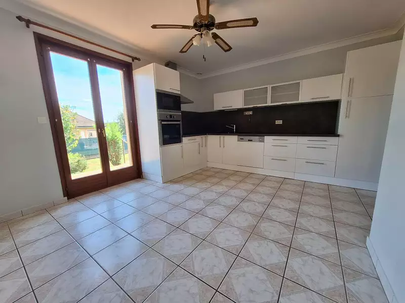 Maison, 166 m²