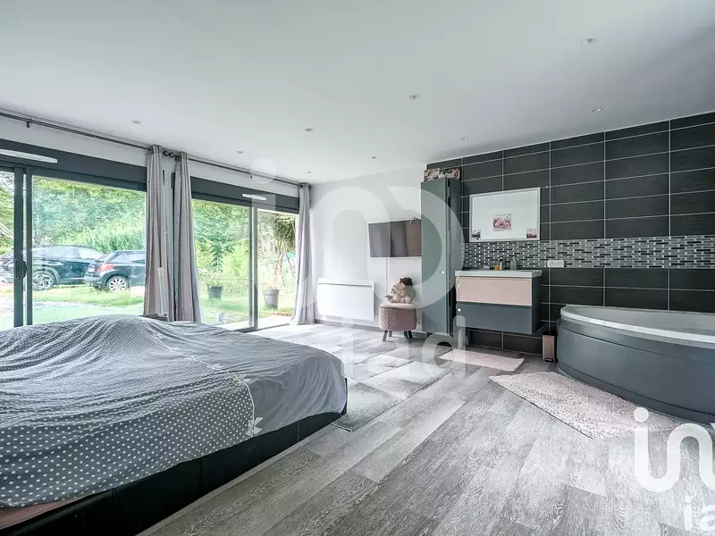 Maison, 220 m²