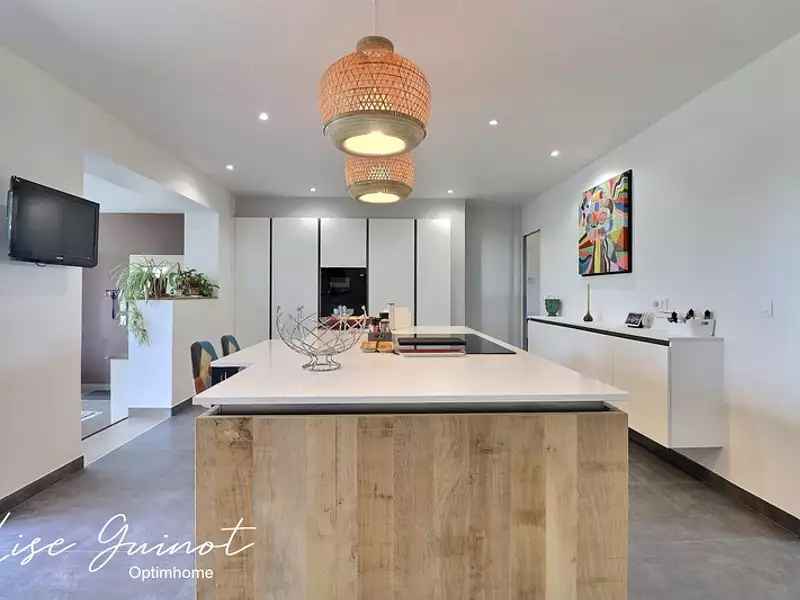 Maison, 258 m²