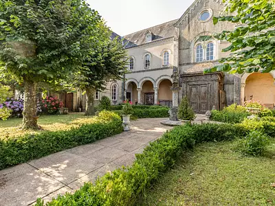 Maison, 1 219 m²