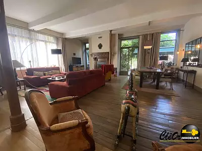 Maison, 243 m²