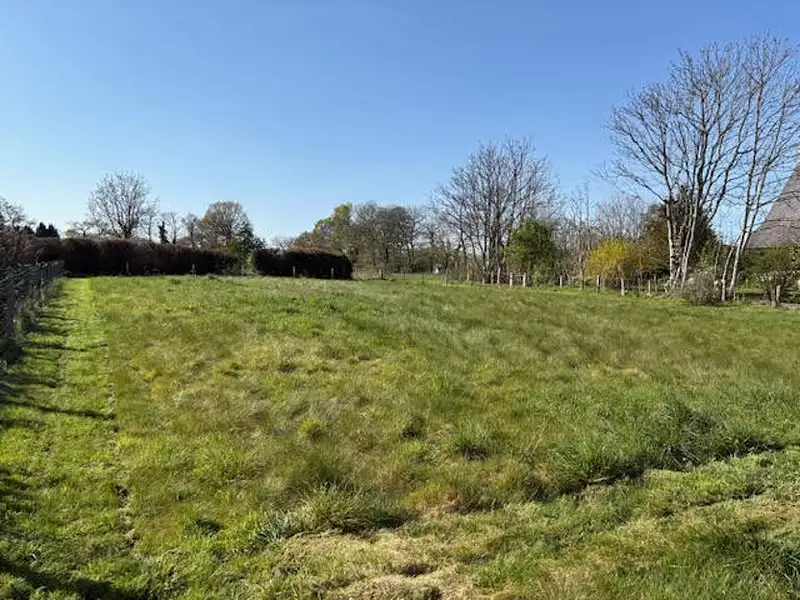 Terrain, 743 m²