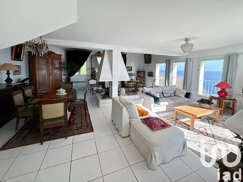 Maison, 215 m²