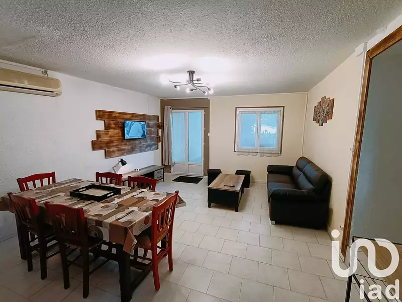 Immeuble, 719 m²