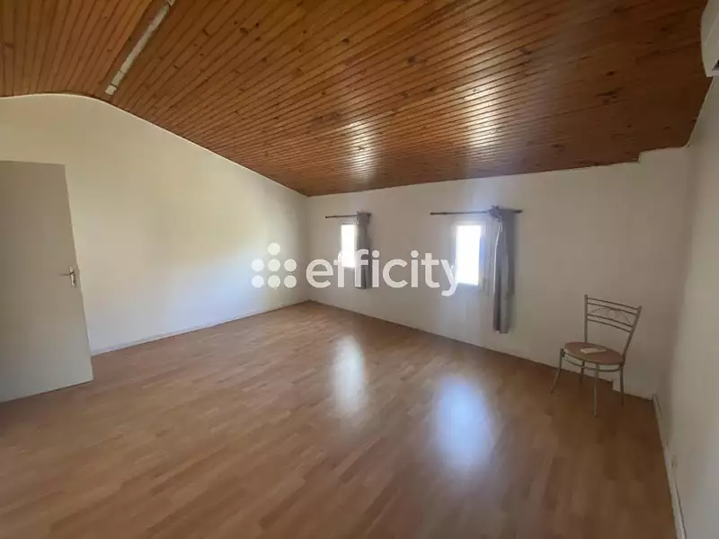 Maison, 220 m²