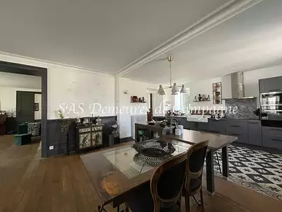 Maison, 530 m²