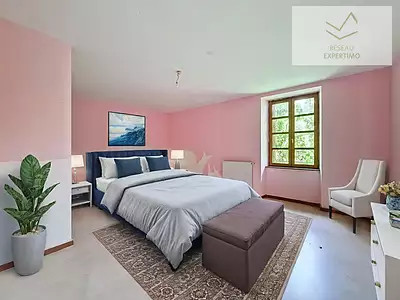 Immeuble, 277 m²