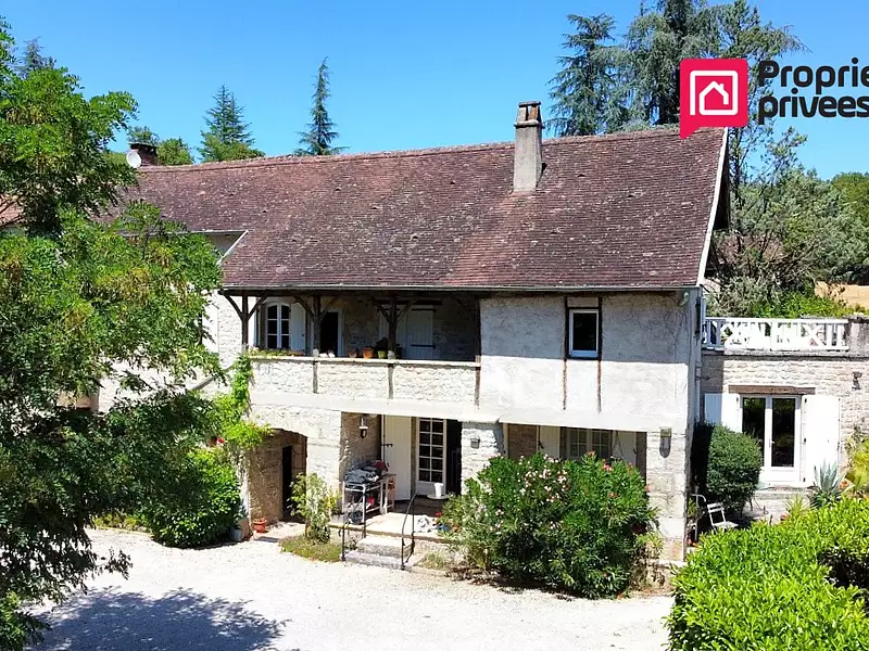 Maison, 230 m²