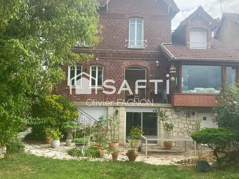 Maison, 215 m²