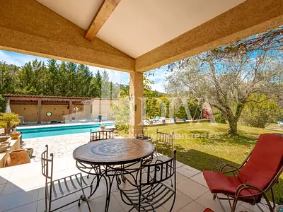 Maison, 222 m²