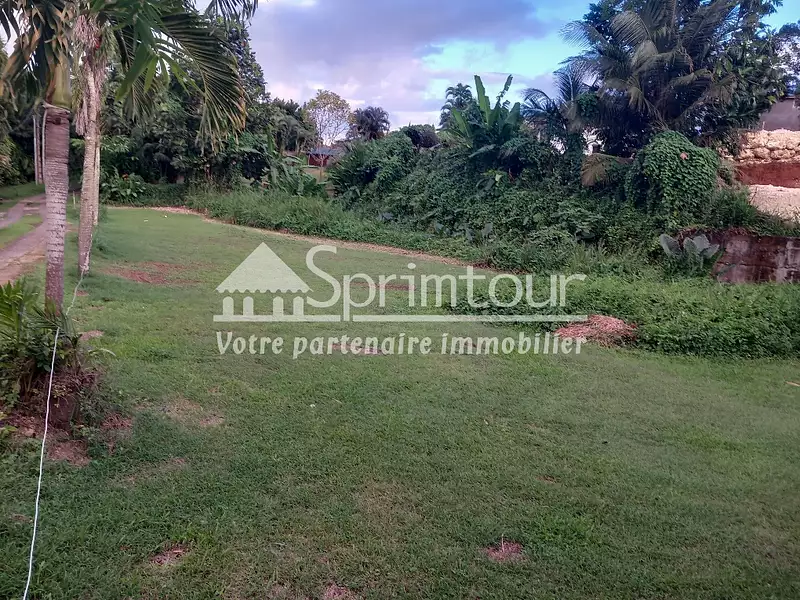 Terrain, 1 144 m²
