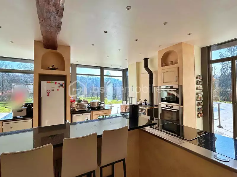 Maison, 785 m²