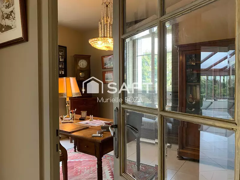 Maison, 748 m²
