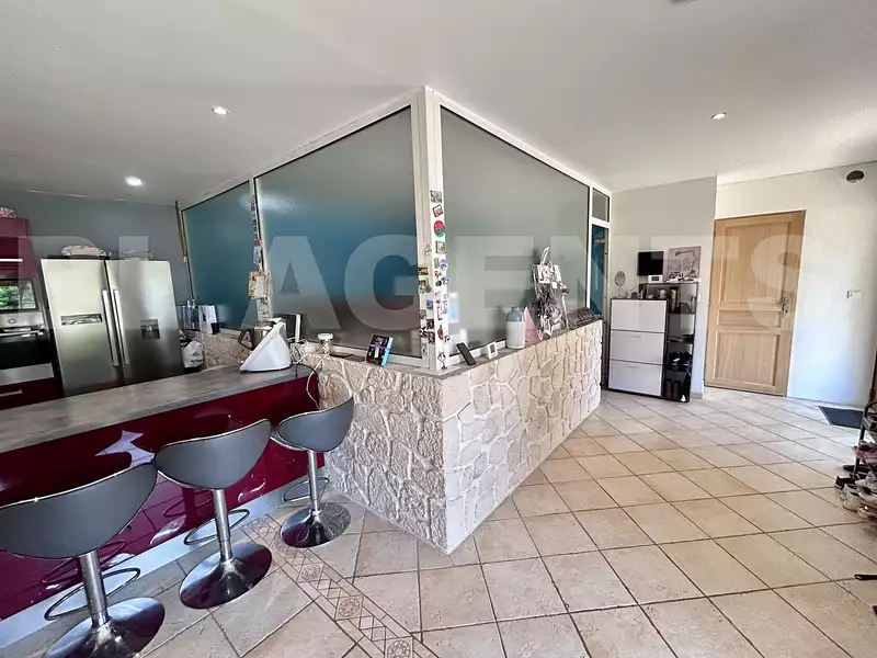 Maison, 199 m²