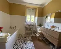 Maison, 242 m²