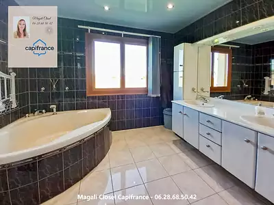 Maison, 216 m²