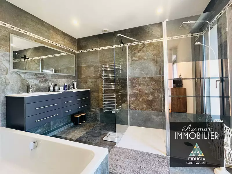 Maison, 310 m²