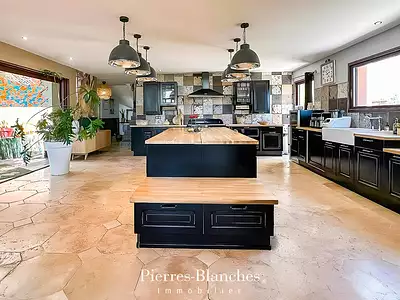 Maison, 228 m²