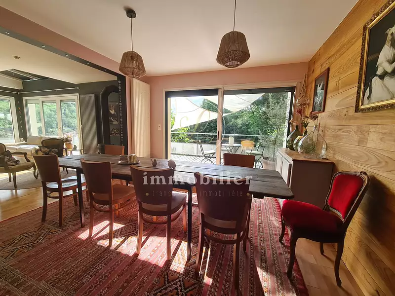 Maison, 245 m²