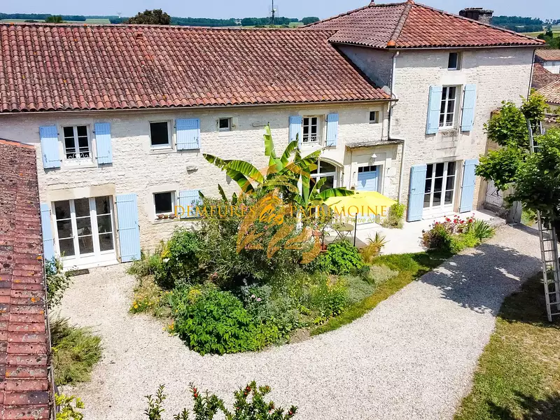 Maison, 280 m²