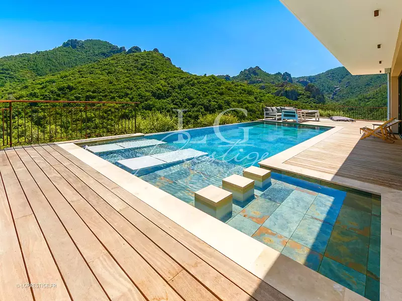 Maison, 318 m²