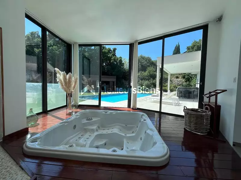 Maison, 200 m²