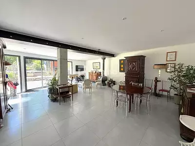 Maison, 281 m²