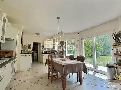 Maison, 297 m²