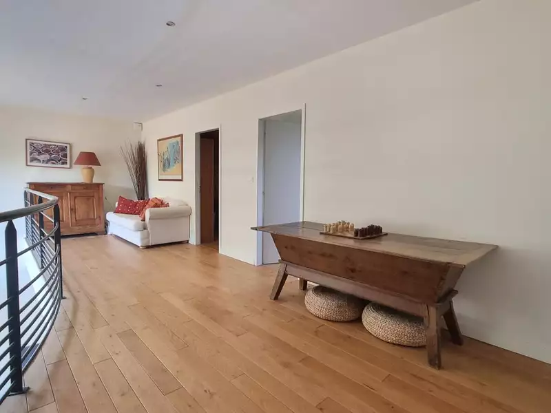 Maison, 255 m²