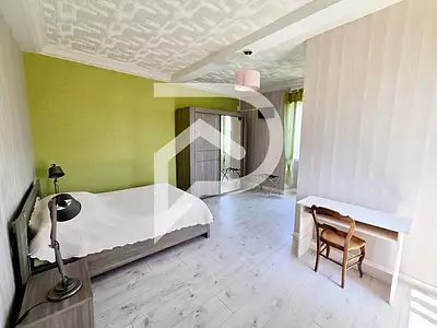 Maison, 225 m²