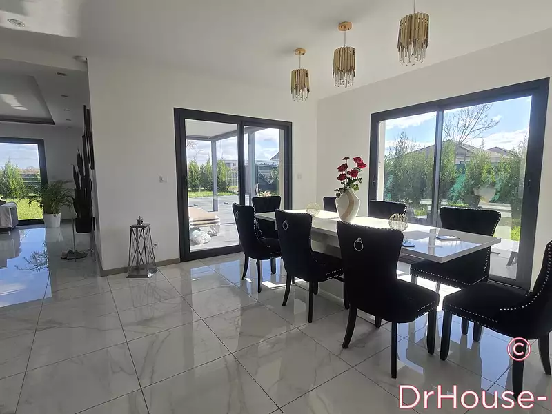 Maison, 155 m²