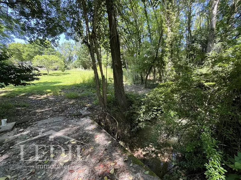 Terrain, 3 773 m²