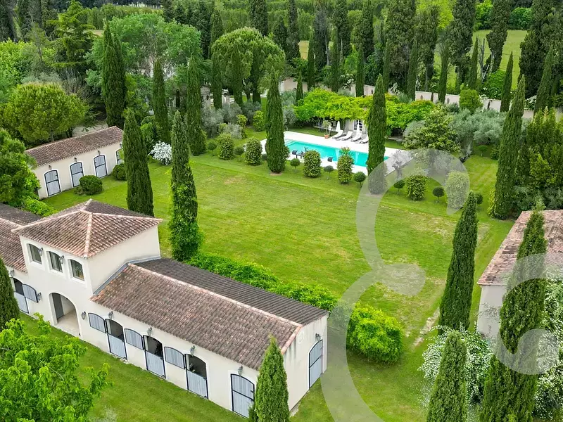 Maison, 345 m²