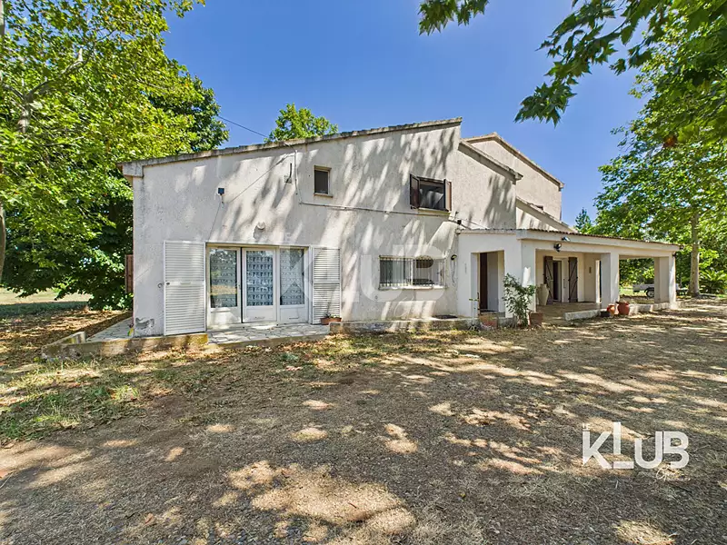 Maison, 180 m²