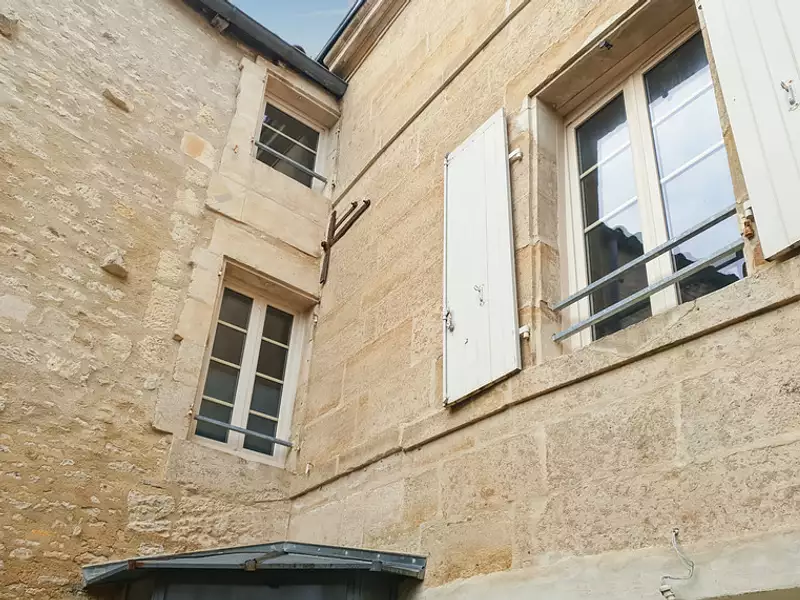Immeuble, 196 m²