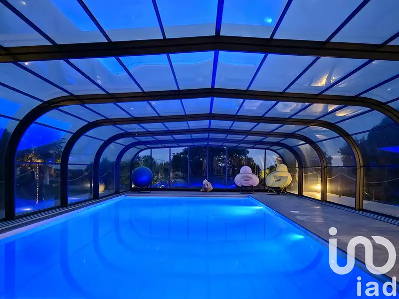 Maison, 940 m²