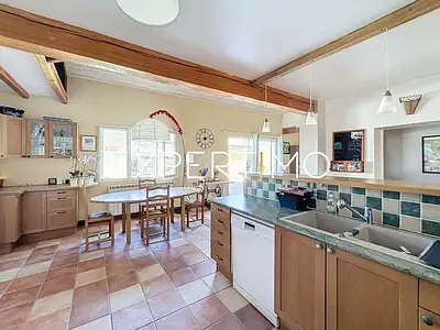 Maison, 240 m²