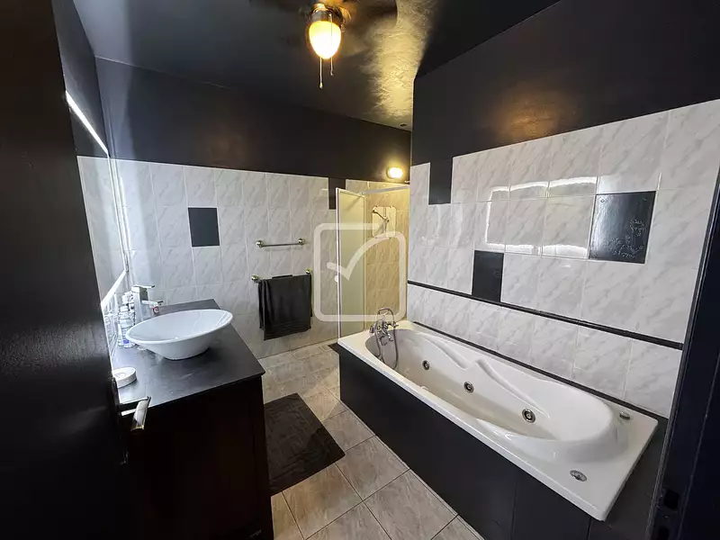 Maison, 281 m²