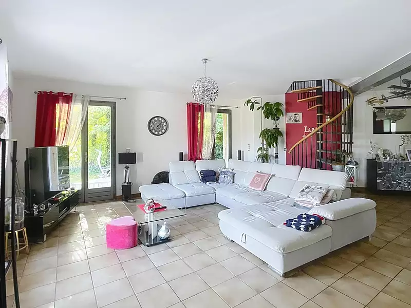 Maison, 167 m²