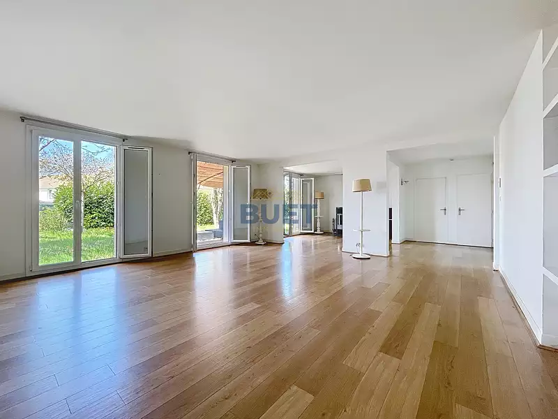 Maison, 220 m²