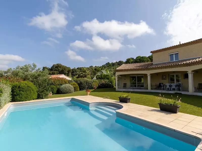 Maison, 200 m²