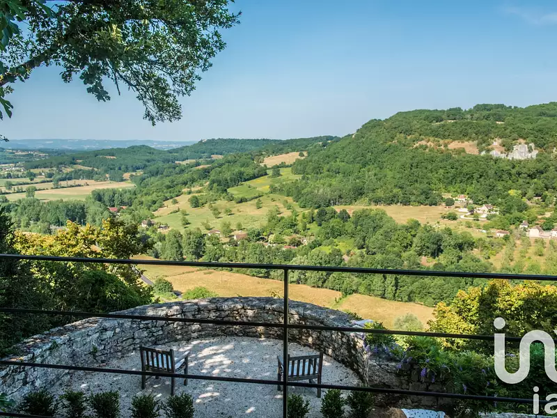 Maison, 1 500 m²