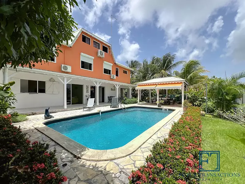 Maison, 218,53 m²