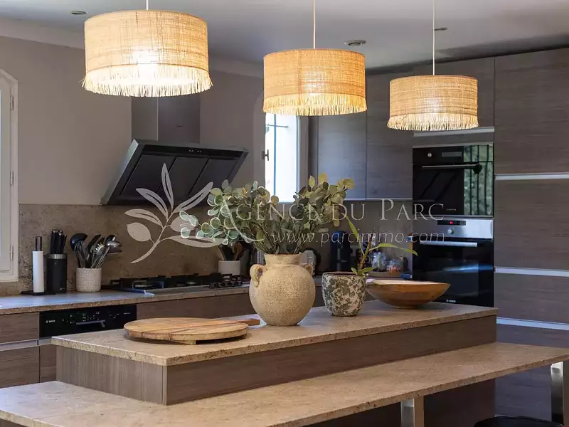 Maison, 250 m²