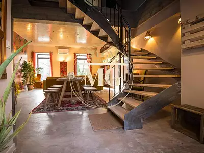 Maison, 1 046 m²