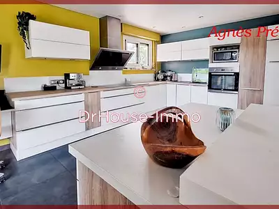 Maison, 217,74 m²