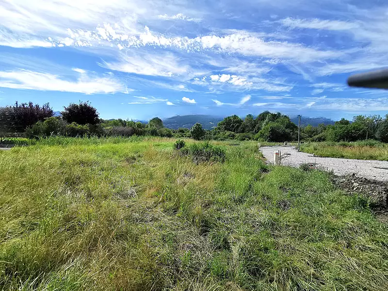 Terrain, 670 m²